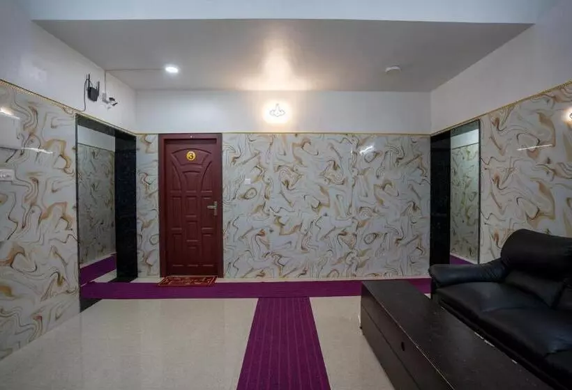 Hotelli Raja Garden Hills View