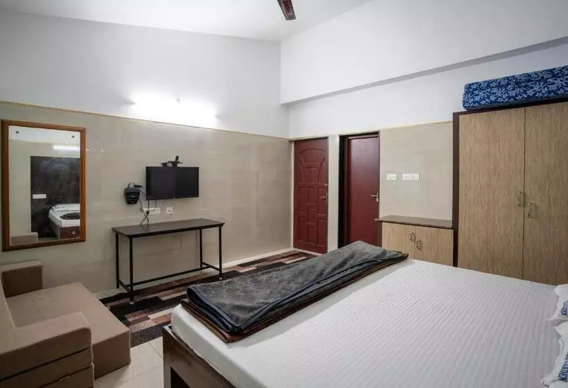 Hotelli Raja Garden Hills View