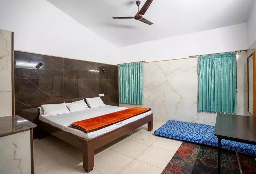 Hotelli Raja Garden Hills View