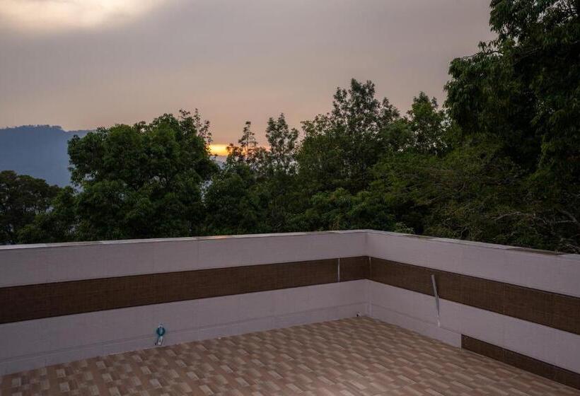 Hotel Raja Garden Hills View