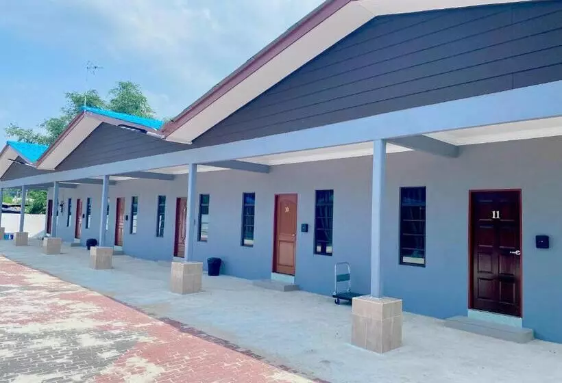 Hotelli Sasuka Chalet Pantai Pandak