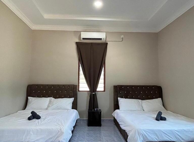 Hotel Sasuka Chalet Pantai Pandak