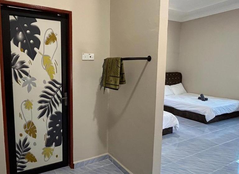 Hotel Sasuka Chalet Pantai Pandak