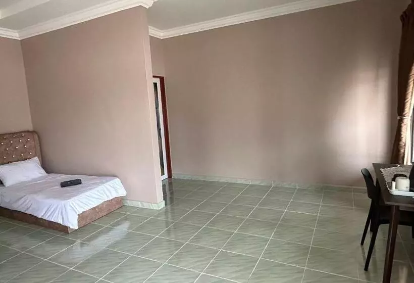 Hotelli Sasuka Chalet Pantai Pandak