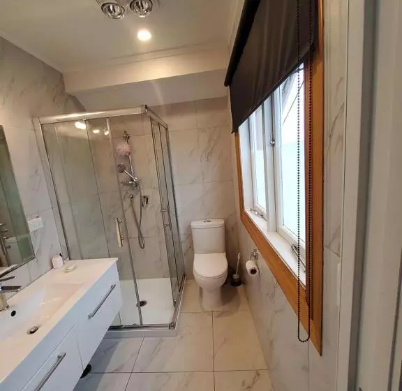 پانسیون Hauraki Corner Guesthouse