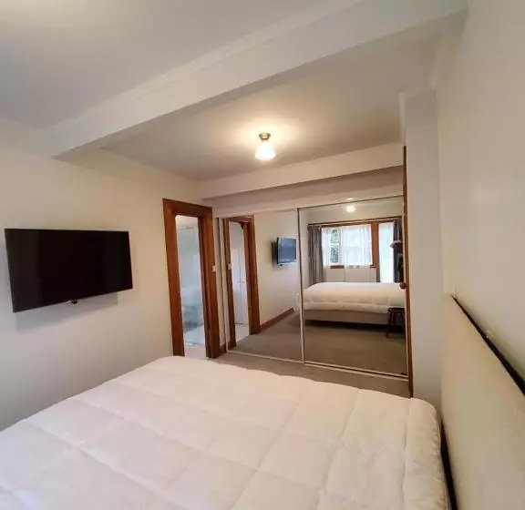 پانسیون Hauraki Corner Guesthouse