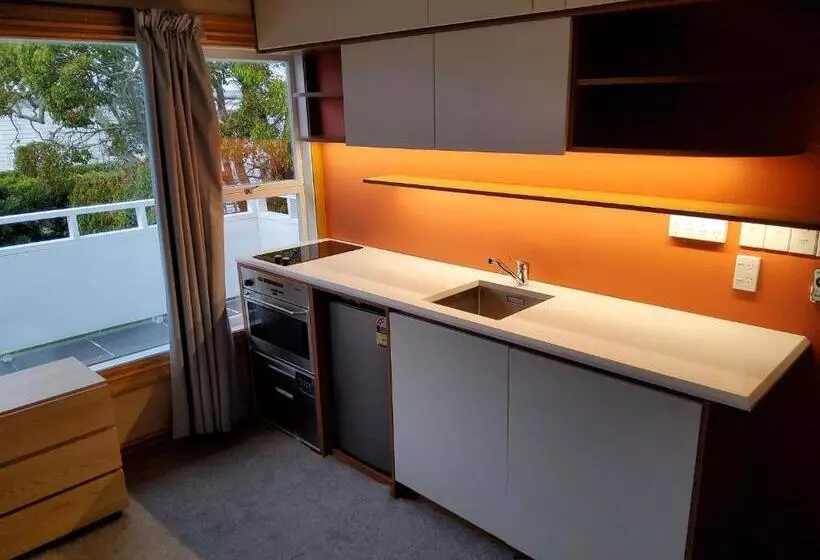 پانسیون Hauraki Corner Guesthouse