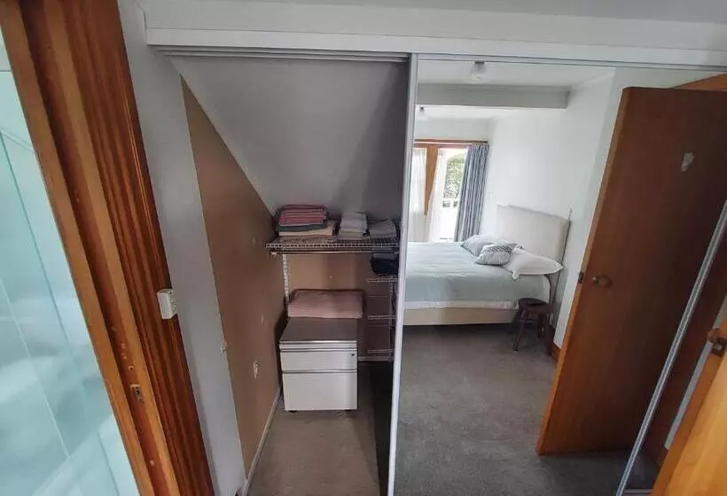 پانسیون Hauraki Corner Guesthouse