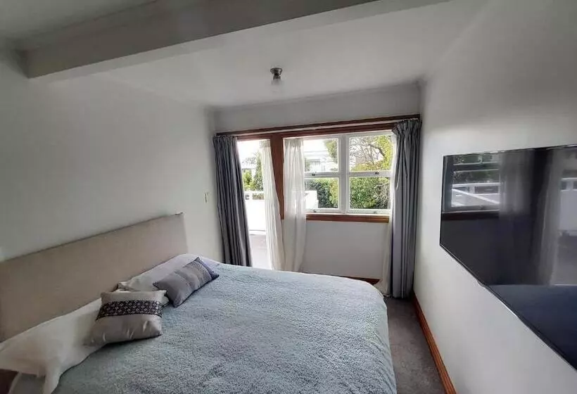 پانسیون Hauraki Corner Guesthouse