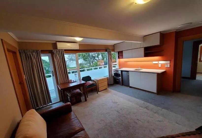 پانسیون Hauraki Corner Guesthouse