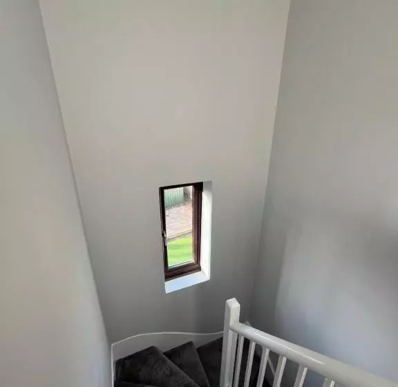 پانسیون Superb Guest House Close To London 02