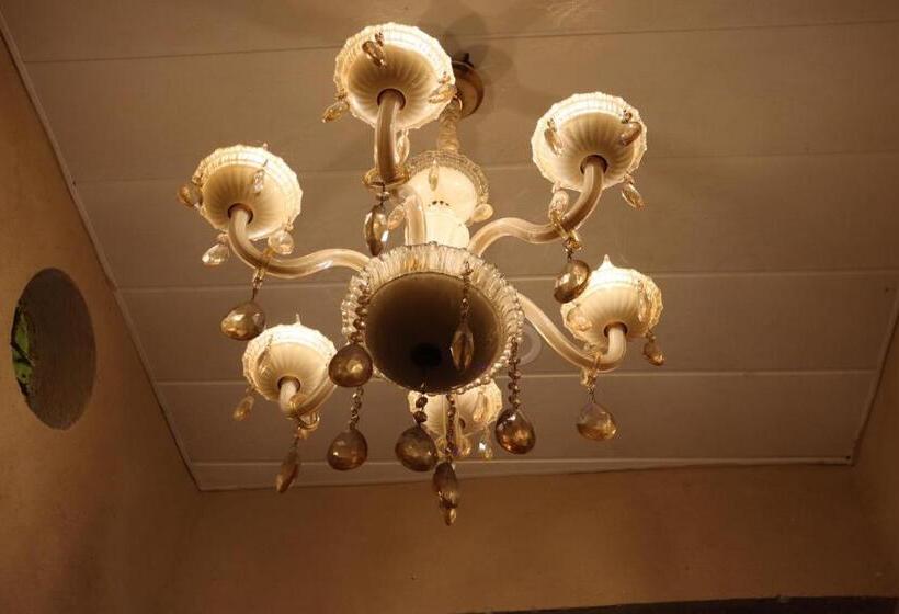 פנסיון Tirupati Bhawan