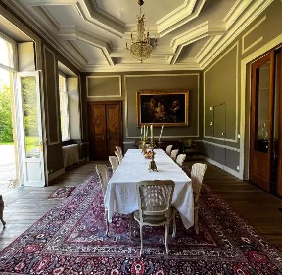 ベッドアンドブレックファースト Château De Laclaireau