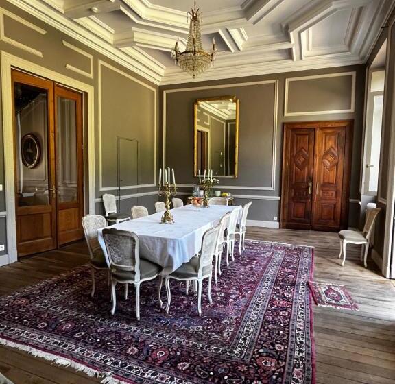 צימר Château De Laclaireau