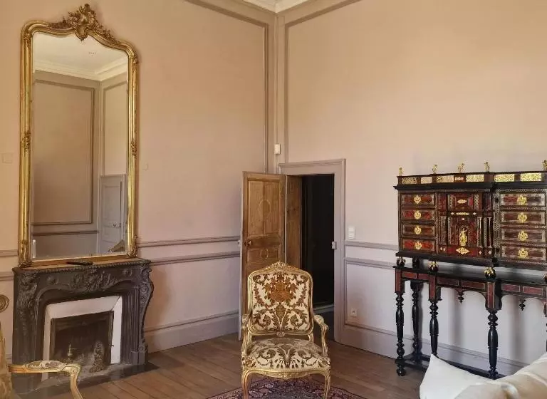 ベッドアンドブレックファースト Château De Laclaireau