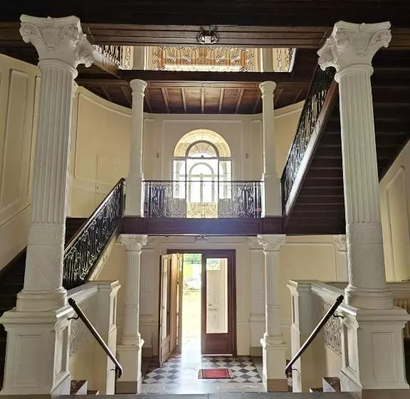 ベッドアンドブレックファースト Château De Laclaireau