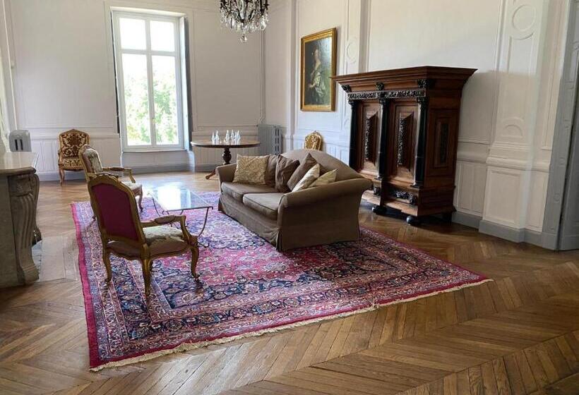 צימר Château De Laclaireau