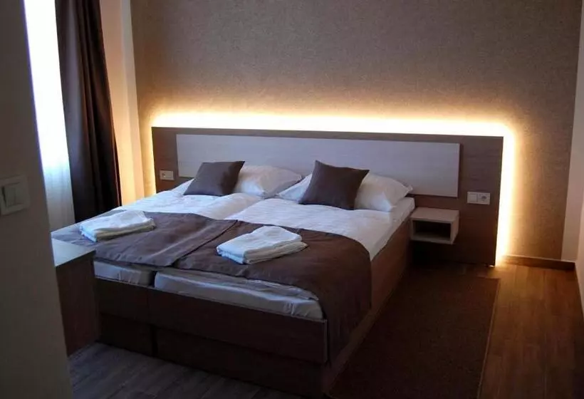 Aamiaismajoitus (B&B) M70 Panzió Muraszemenye