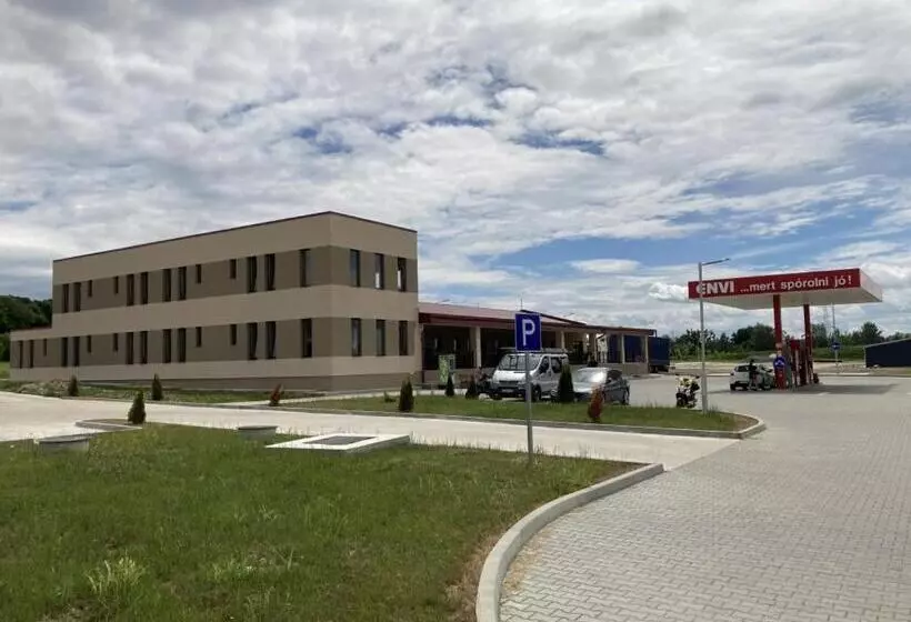 Aamiaismajoitus (B&B) M70 Panzió Muraszemenye