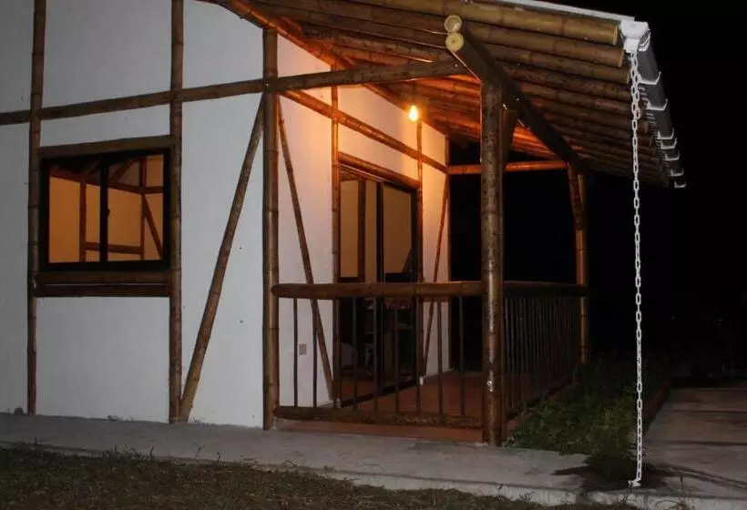 ホテル Cabaña Nido De Amazilia