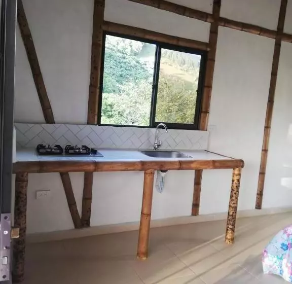 ホテル Cabaña Nido De Amazilia