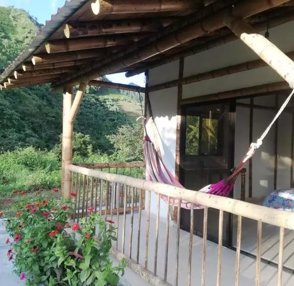 ホテル Cabaña Nido De Amazilia