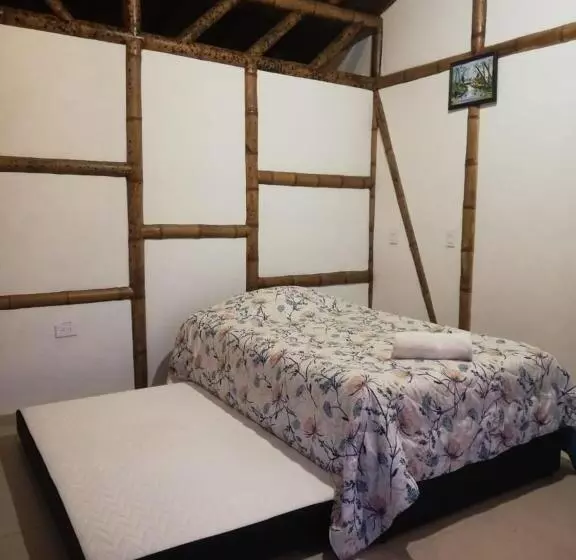 ホテル Cabaña Nido De Amazilia