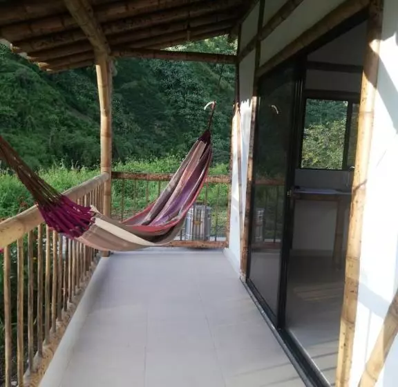 ホテル Cabaña Nido De Amazilia