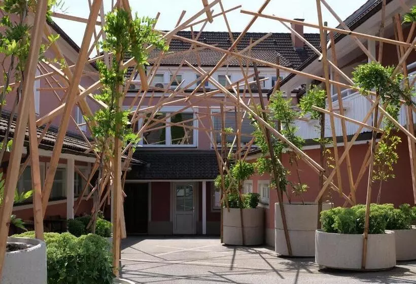 Hotelli Kirchenwirt Stubenberg Kunst