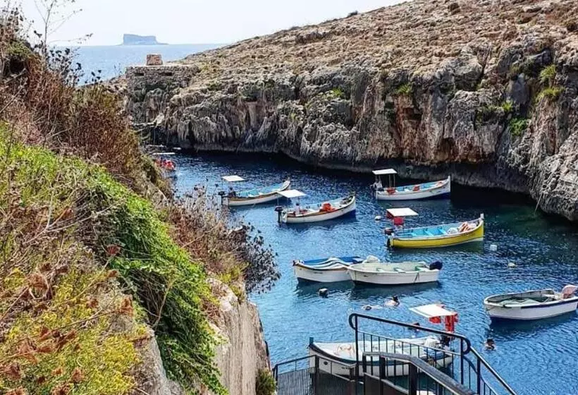 پانسیون Gratia Studios