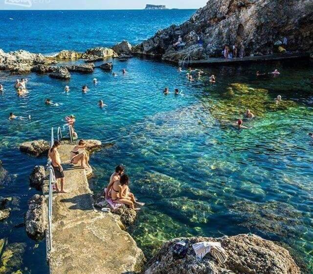 پانسیون Gratia Studios