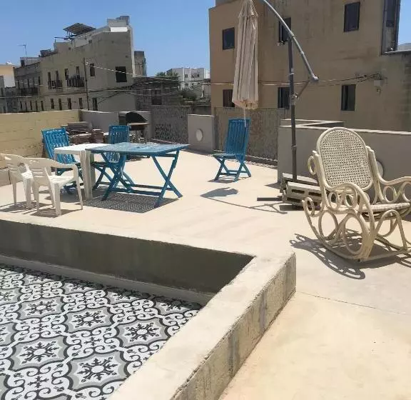 پانسیون Gratia Studios