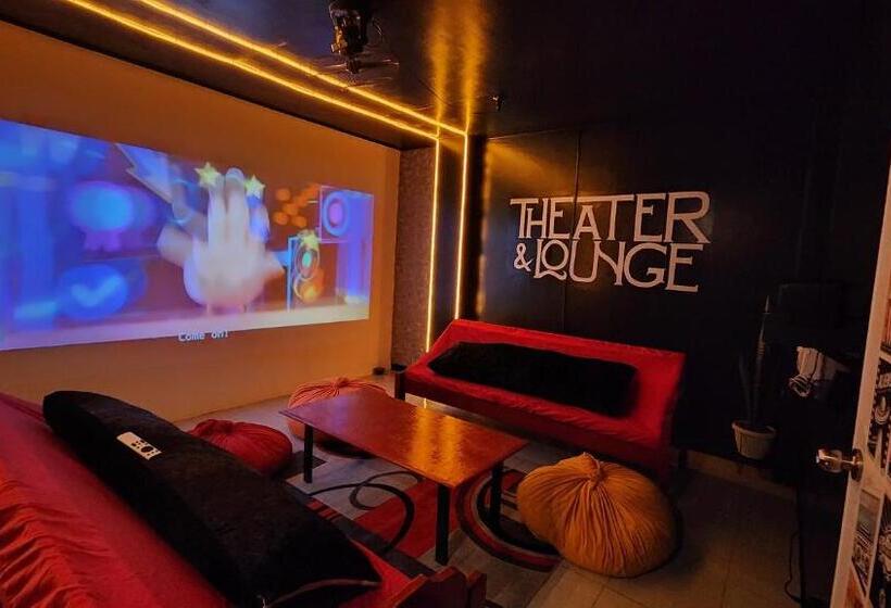 Bed and Breakfast Watch Eat Movieroom