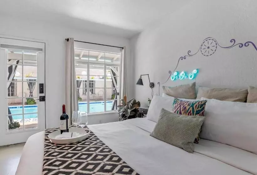هتل 11br Designer Villa Poolside Dntwn Ps Sleeps 30