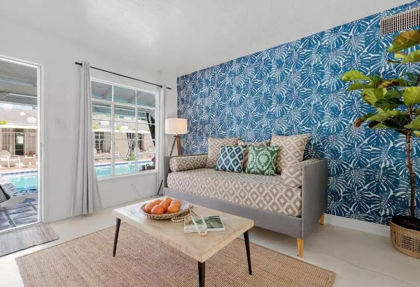 هتل 11br Designer Villa Poolside Dntwn Ps Sleeps 30
