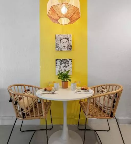 هتل 11br Designer Villa Poolside Dntwn Ps Sleeps 30