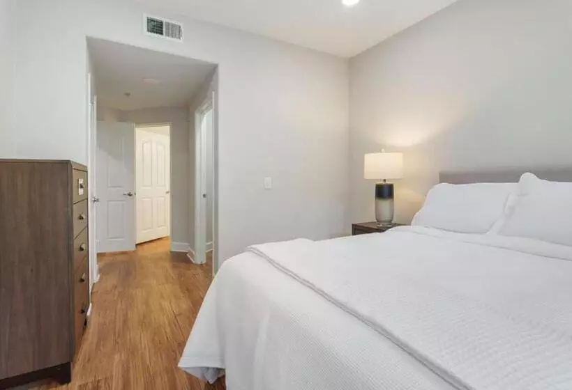 هتل کپسول Central 2bedroom 5 Mins To Grove With Pool & Free Parking
