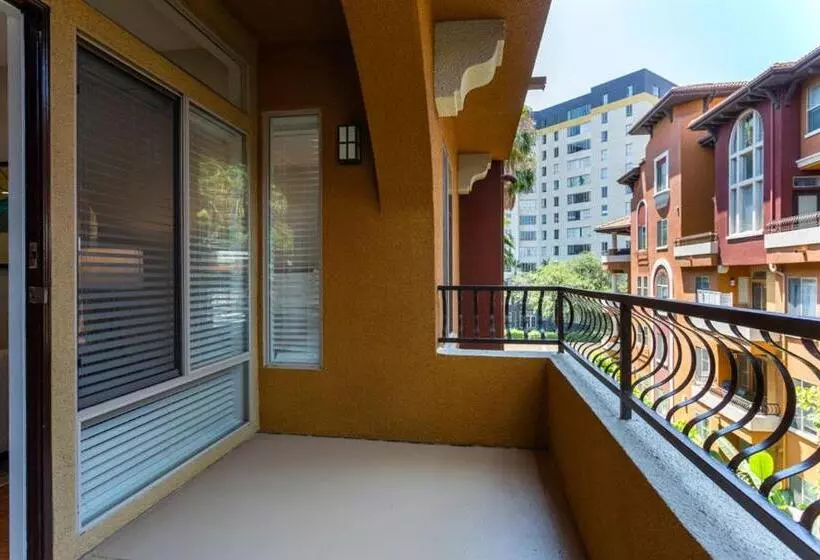 هتل کپسول Central 2bedroom 5 Mins To Grove With Pool & Free Parking