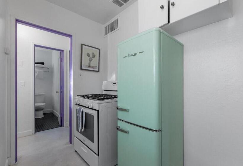 Hotelli Designer Poolside Escape Near Downtown Ps