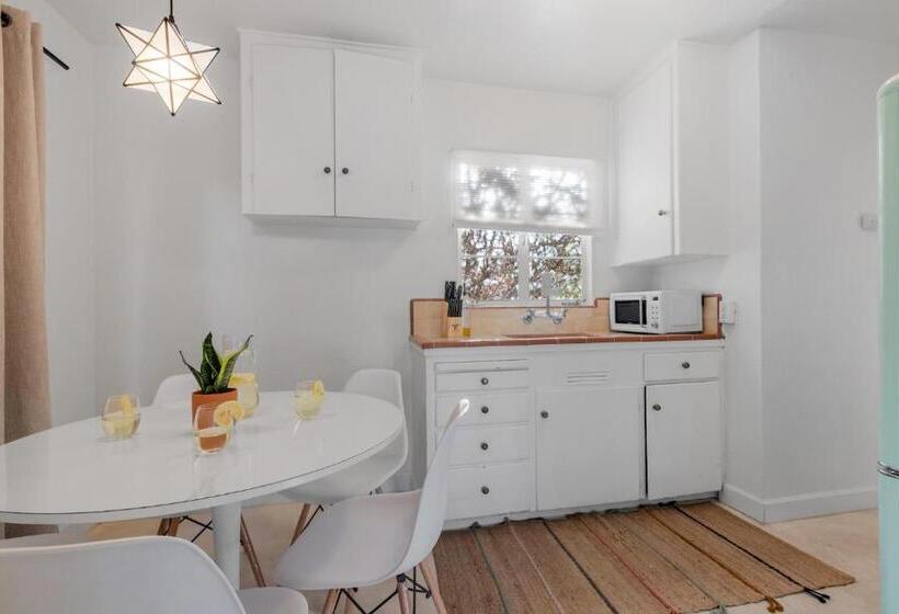 Hotelli Designer Poolside Escape Near Downtown Ps