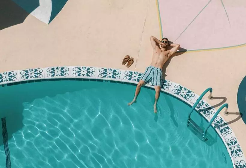 هتل Famous Landscape Architects Poolside Oasis