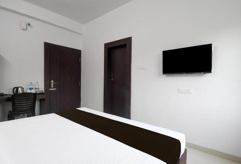 هتل Oyo Silver Line