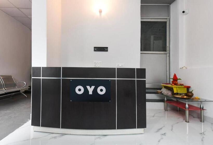 هتل Oyo Silver Line