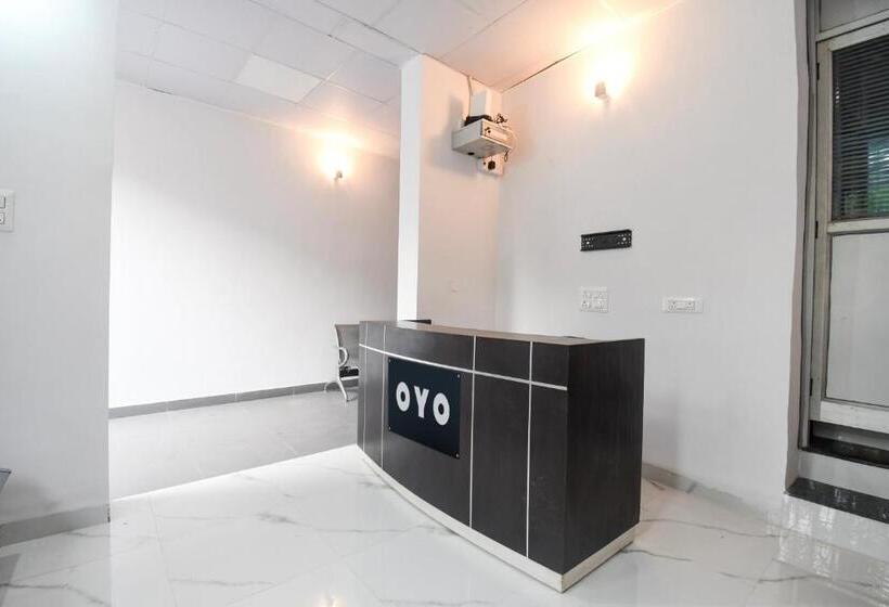 هتل Oyo Silver Line