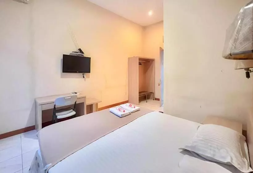 Hotelli Wisma Anggrek Syariah Mitra Reddoorz