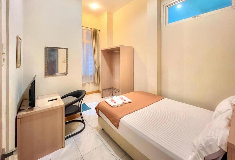 ホテル Wisma Anggrek Syariah Mitra Reddoorz