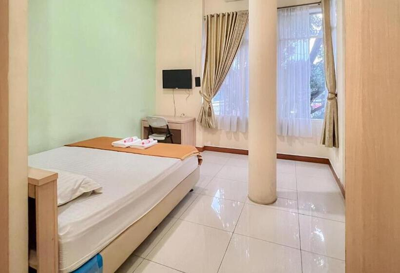 ホテル Wisma Anggrek Syariah Mitra Reddoorz