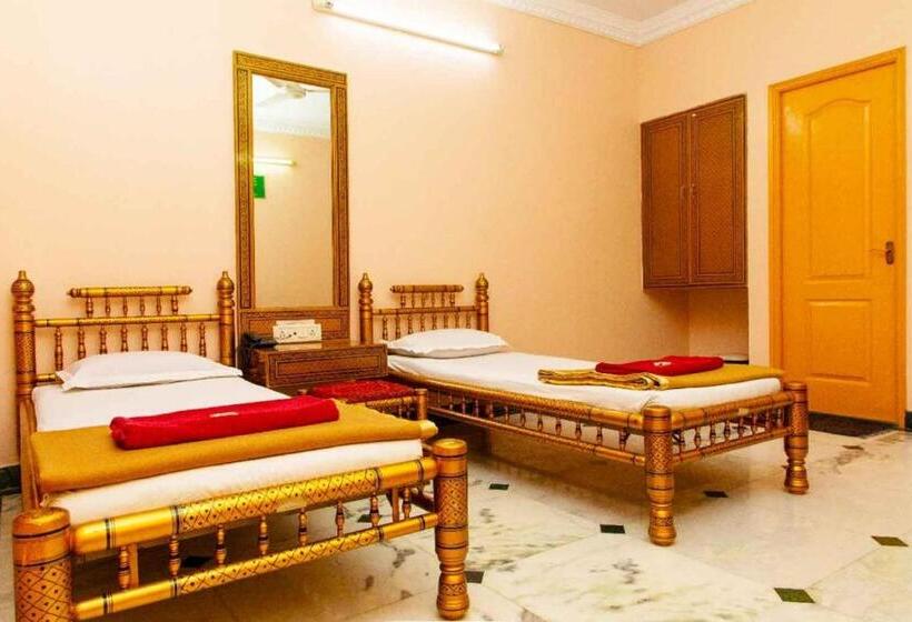 Pensão Iskcon Shri Jagannath Bhakt Niwas