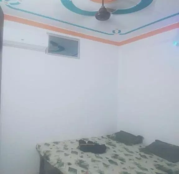 ペンション S K Shukla Guest House