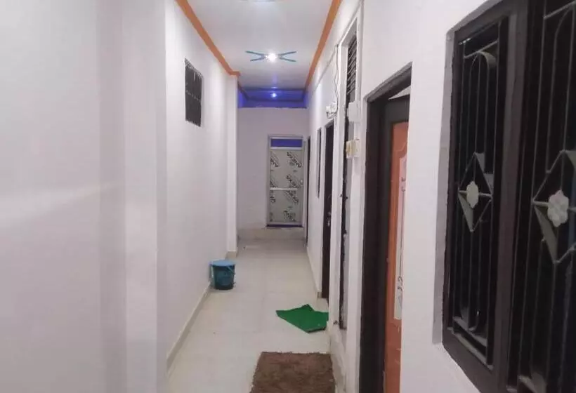 ペンション S K Shukla Guest House
